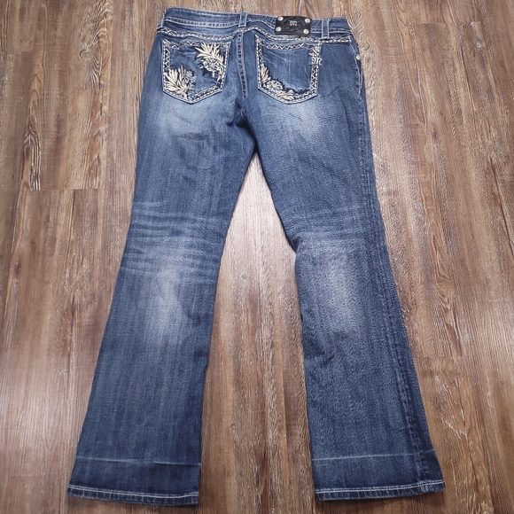 Miss Me Signature Boot Embroidered Flower Pockets Rhinestones Designer Jeans 32 - Picture 3 of 11